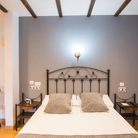 Alda Puerto Calderon 2*