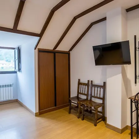 Alda Puerto Calderon אורניה