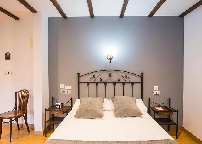 Alda Puerto Calderon 2*