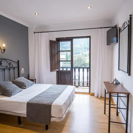 Alda Puerto Calderon 2*