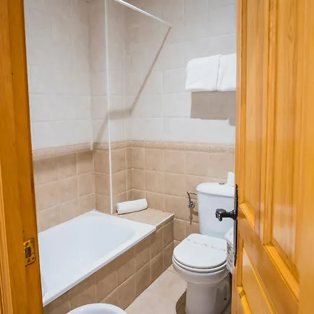 Alda Puerto Calderon 2*