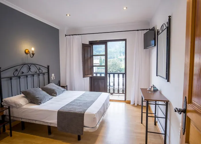 Alda Puerto Calderon 2*